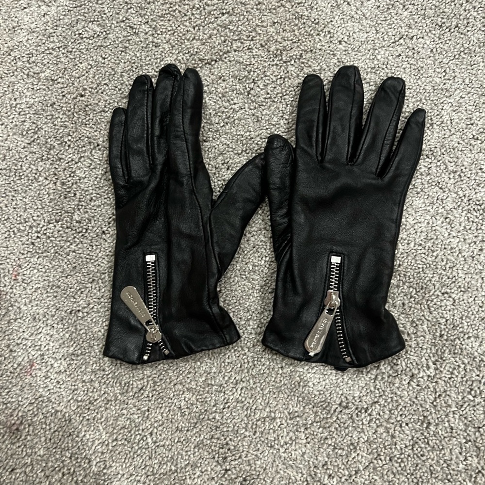 Black Leather Gloves with Zipper Detail